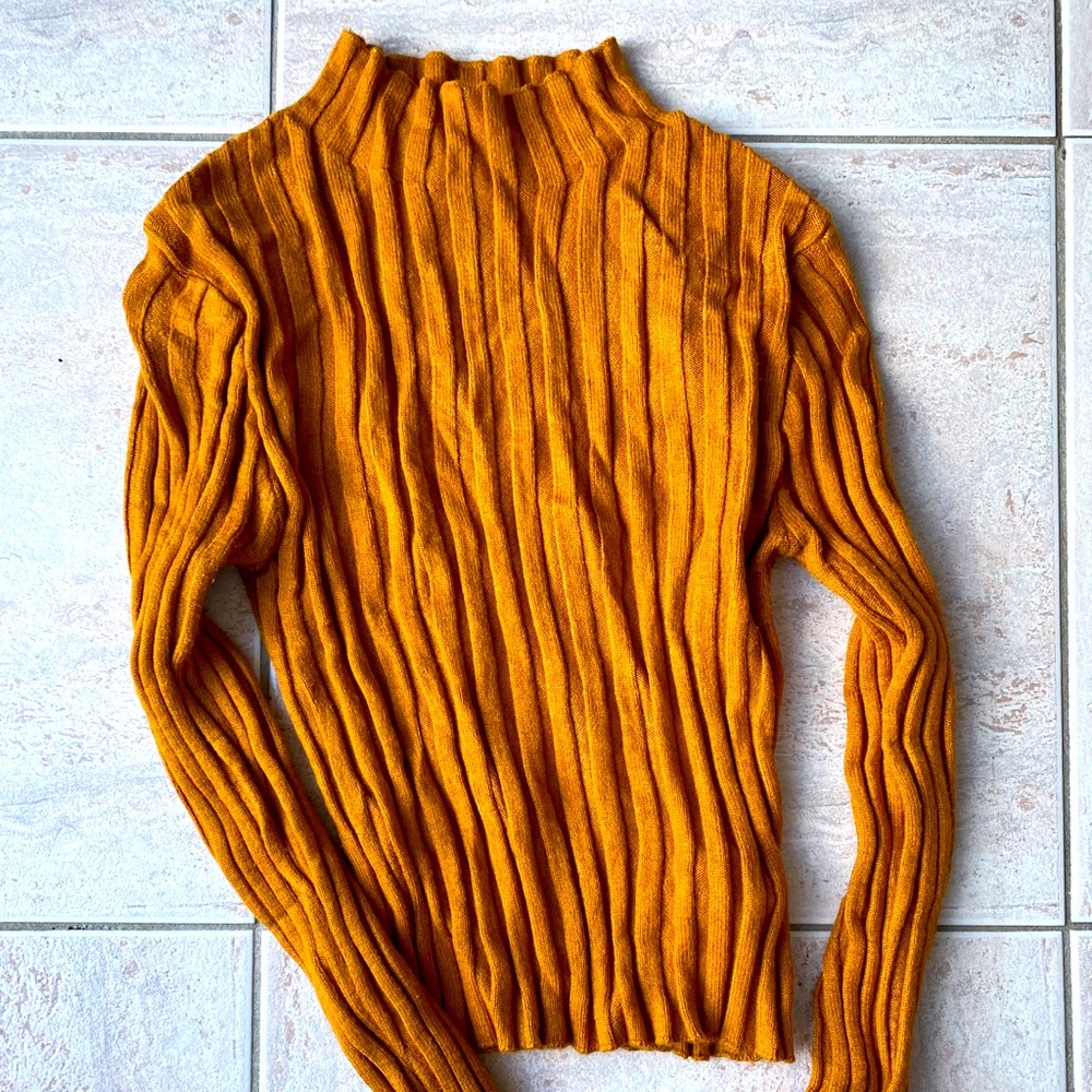 Form Fitting Long Sleeve Blouse